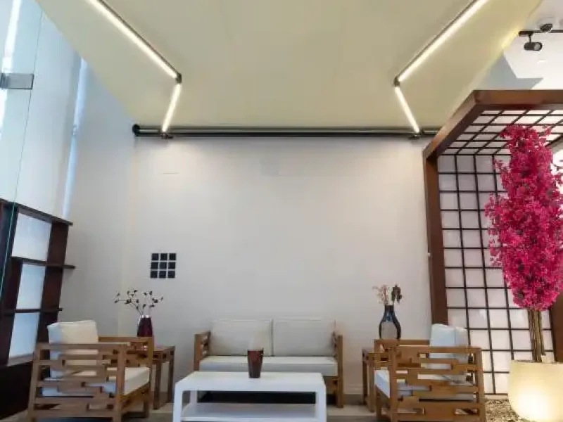 مظلات متحركة بالريموت